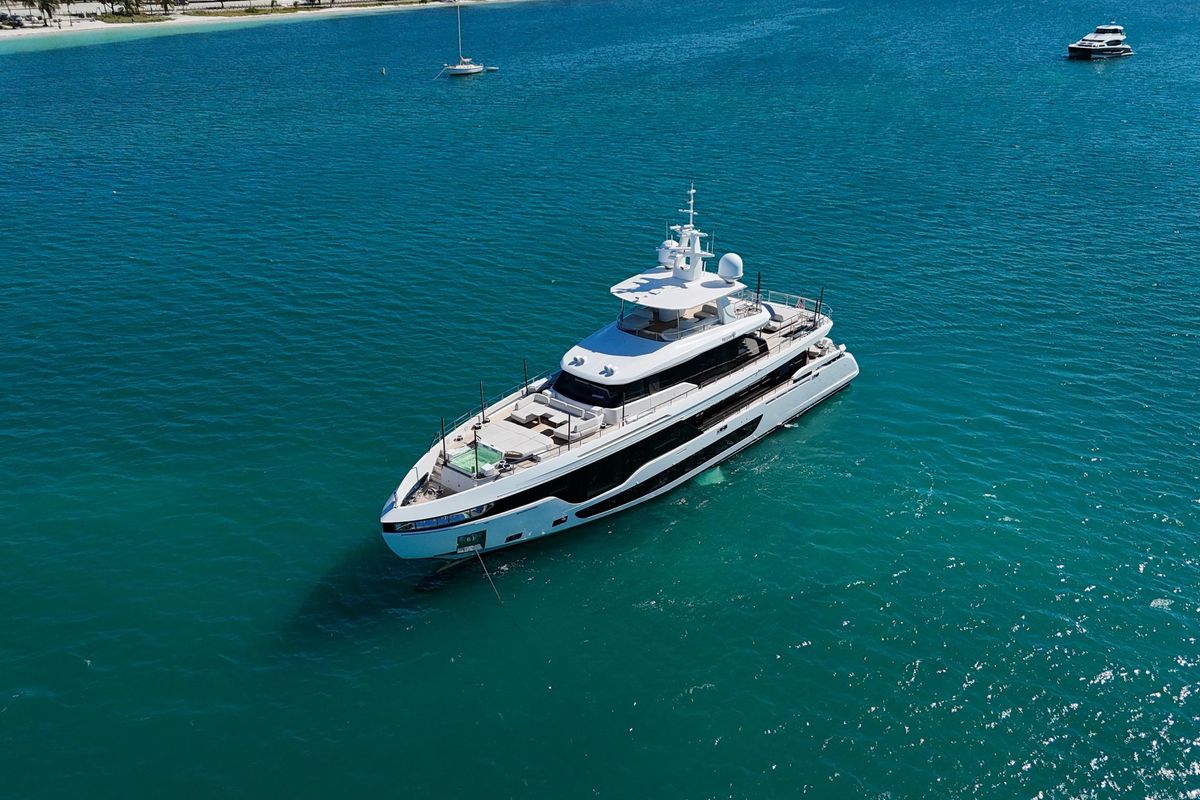 2025 Azimut 115 