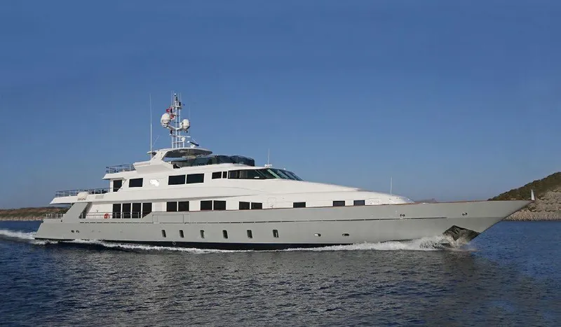  Yacht Photos Pics Luxury 1987 Benetti 50 CUSTOM yacht cruising on open water.
