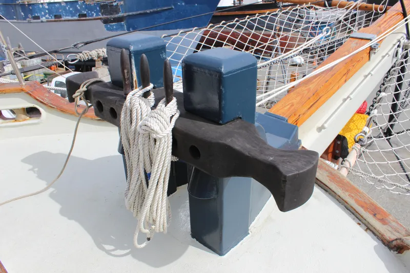 Hawaiian Chieftain Yacht Photos Pics Deck detail of 1988 Custom Lahaina Welding Co. Square Topsail Ketch with ropes and netting.