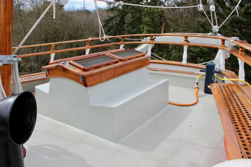 Hawaiian Chieftain Yacht Photos Pics Deck of 1988 Custom Lahaina Welding Co. Square Topsail Ketch with wooden details and rigging.