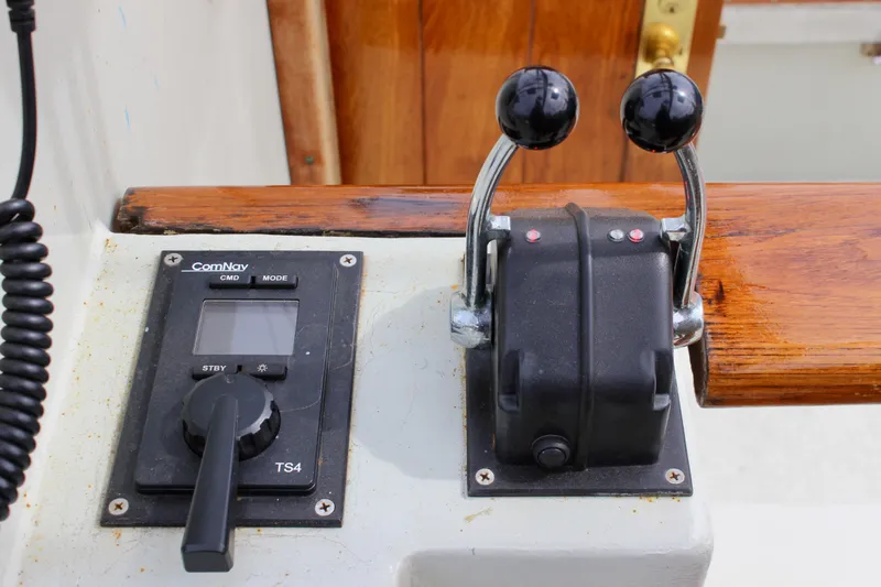 Hawaiian Chieftain Yacht Photos Pics Control panel of 1988 Custom Lahaina Welding Co. Square Topsail Ketch with dual throttle levers.