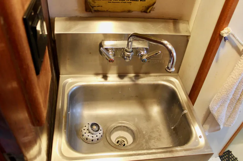 Hawaiian Chieftain Yacht Photos Pics 