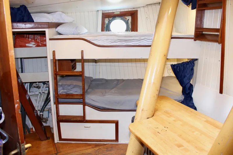 Hawaiian Chieftain Yacht Photos Pics 