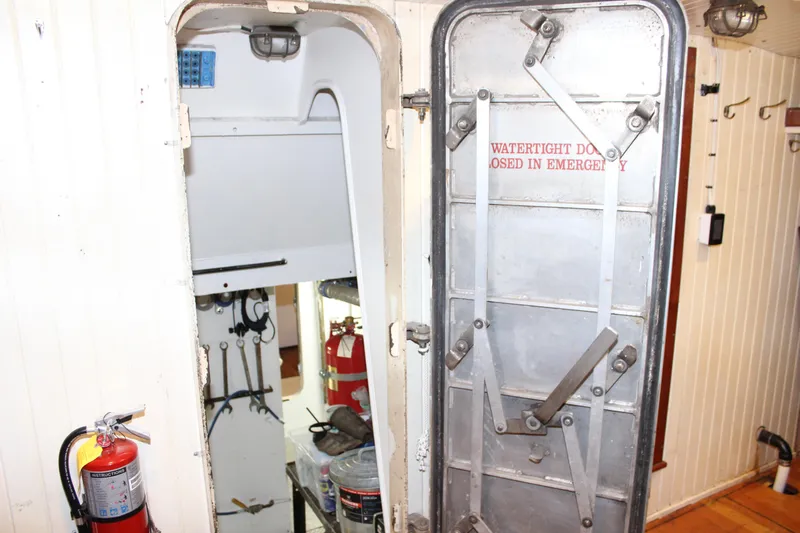 Hawaiian Chieftain Yacht Photos Pics 