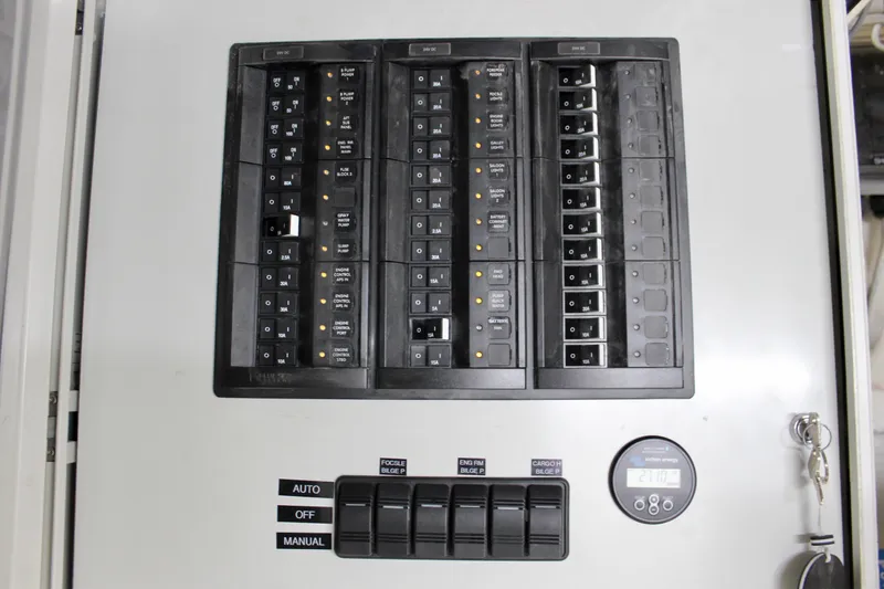 Hawaiian Chieftain Yacht Photos Pics 