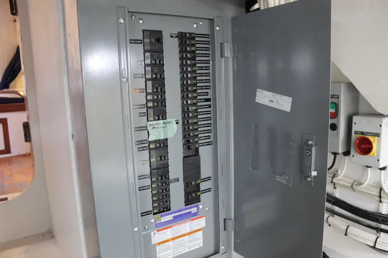 Hawaiian Chieftain Yacht Photos Pics 