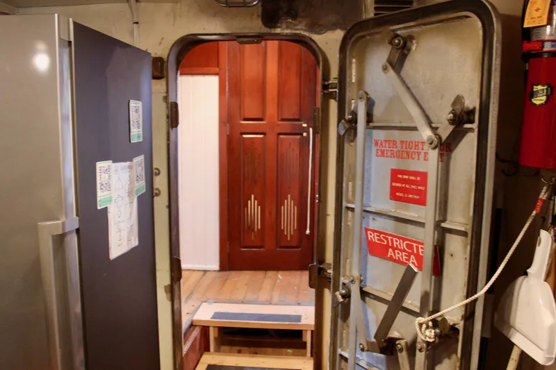 Hawaiian Chieftain Yacht Photos Pics 