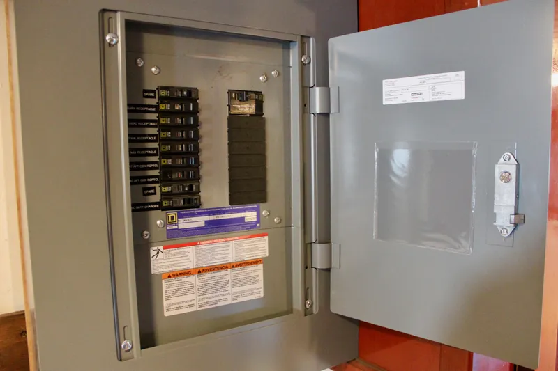 Hawaiian Chieftain Yacht Photos Pics 