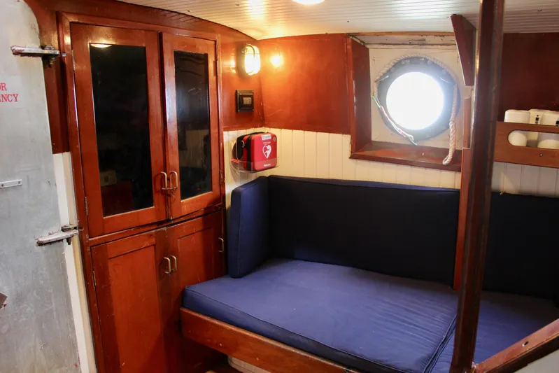 Hawaiian Chieftain Yacht Photos Pics 