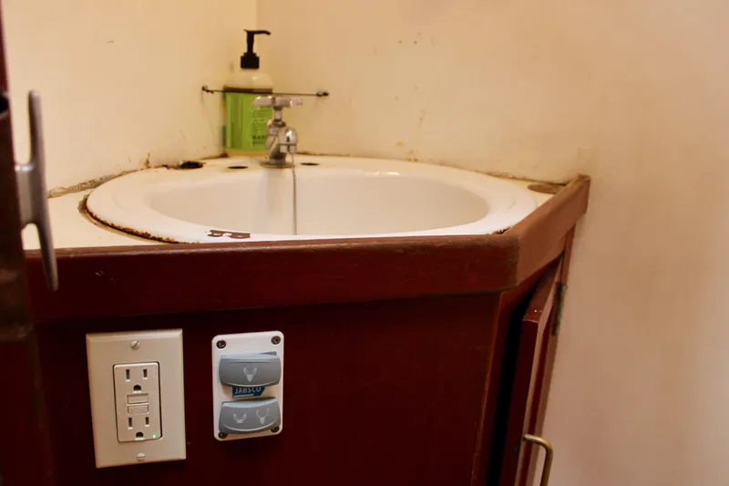 Hawaiian Chieftain Yacht Photos Pics 