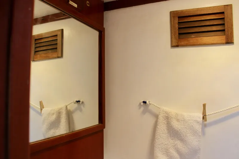 Hawaiian Chieftain Yacht Photos Pics 