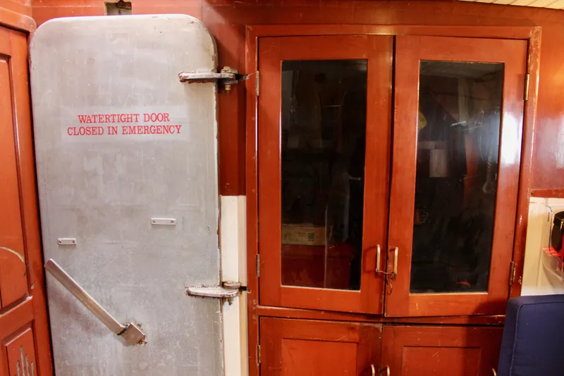 Hawaiian Chieftain Yacht Photos Pics 