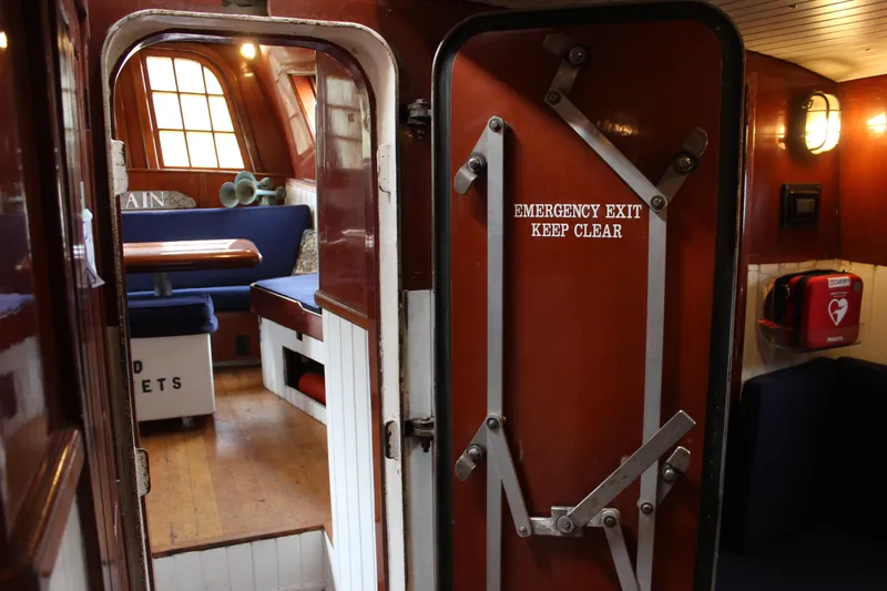 Hawaiian Chieftain Yacht Photos Pics 