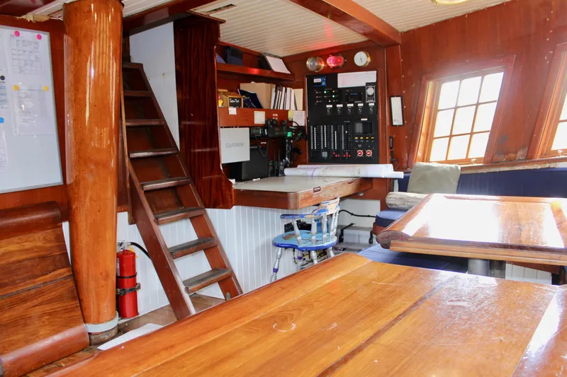 Hawaiian Chieftain Yacht Photos Pics 