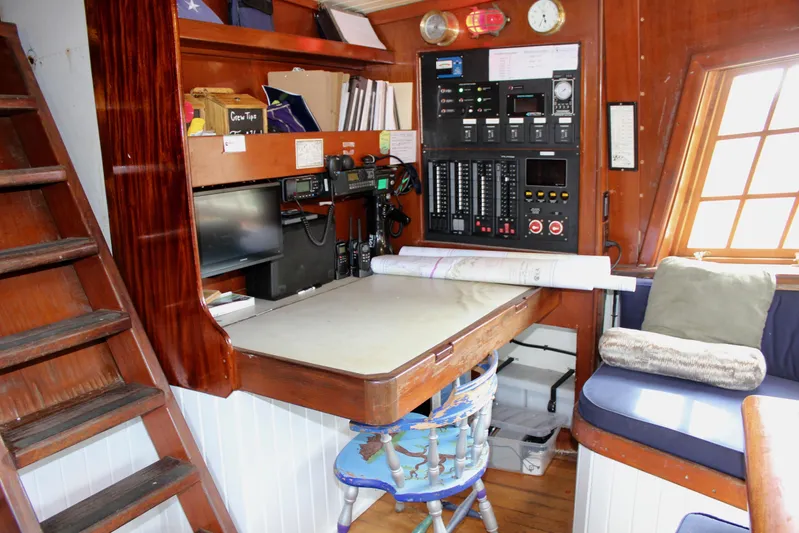 Hawaiian Chieftain Yacht Photos Pics 