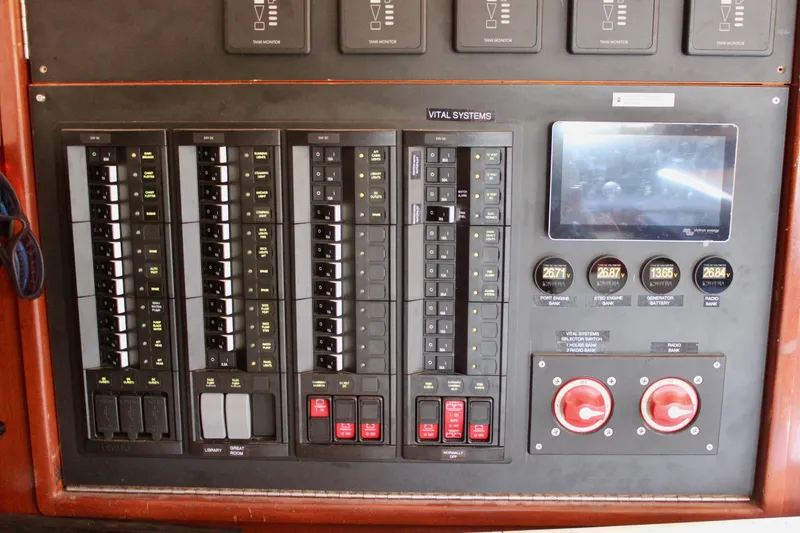 Hawaiian Chieftain Yacht Photos Pics 