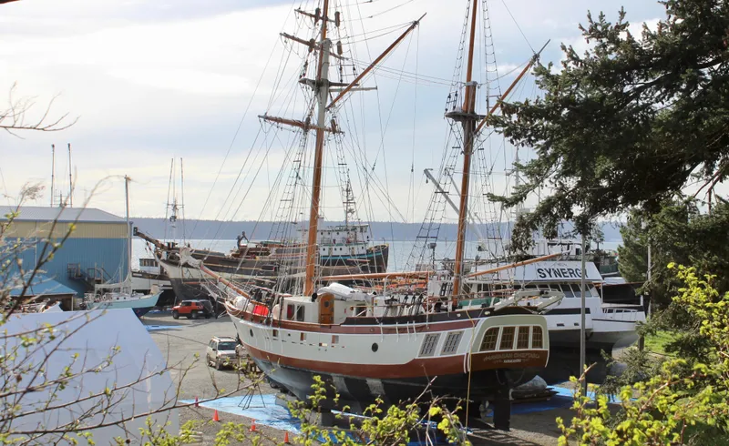 Hawaiian Chieftain Yacht Photos Pics 