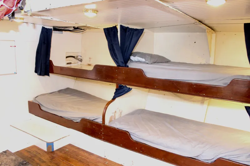 Hawaiian Chieftain Yacht Photos Pics 