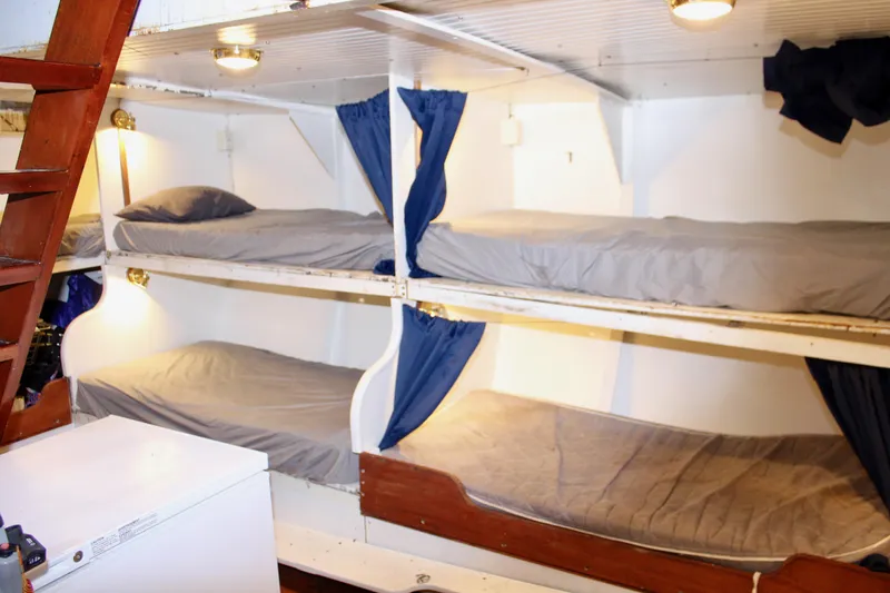 Hawaiian Chieftain Yacht Photos Pics 