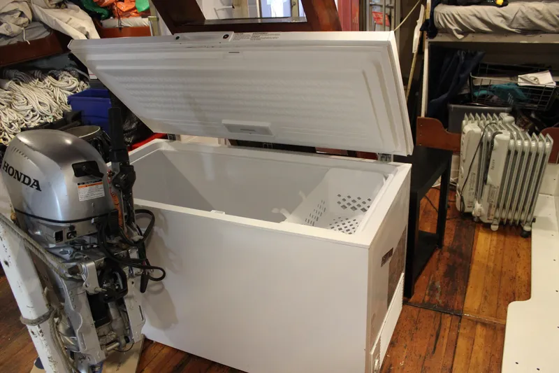 Hawaiian Chieftain Yacht Photos Pics 