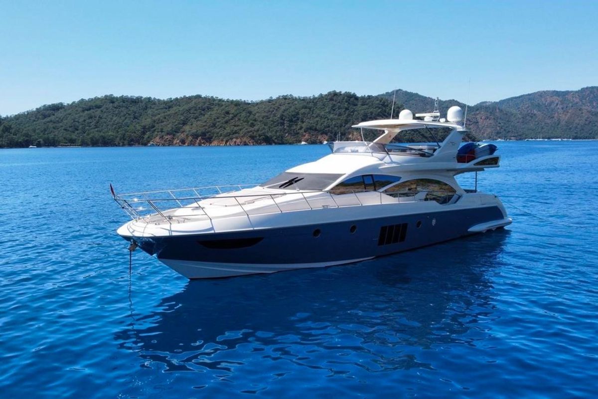 2010 Azimut 70 