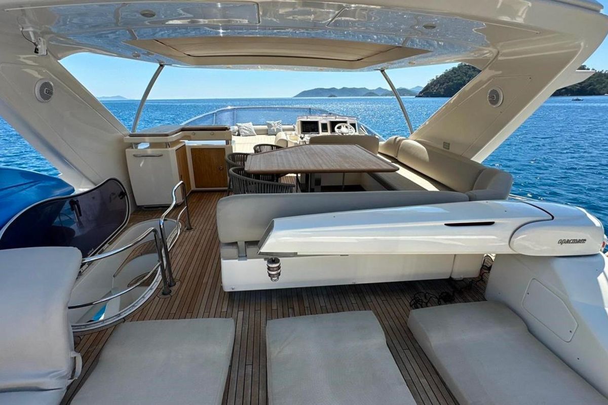 2010 Azimut 70 