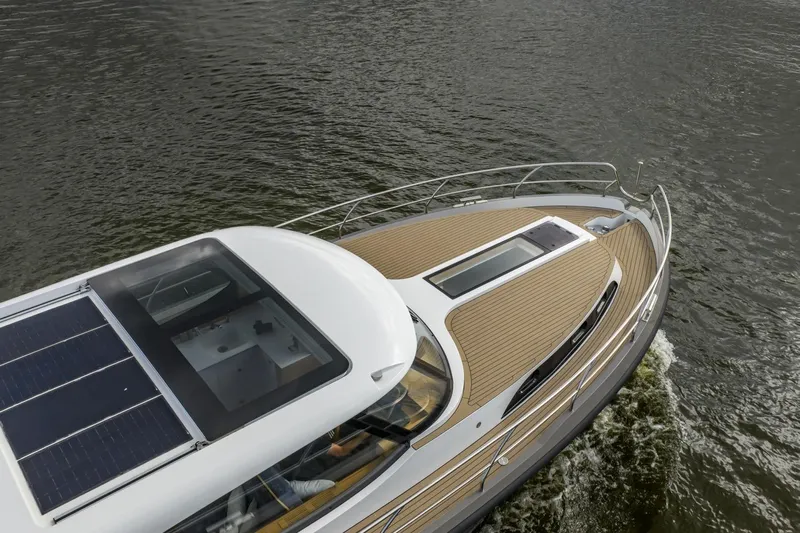  Yacht Photos Pics 2024 Vripack 42 Open Kuip yacht with stabilizers, featuring sleek design and solar panels on deck.