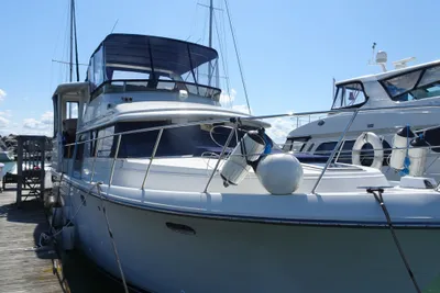 Carver 440 Aft Cabin Motor Yacht
