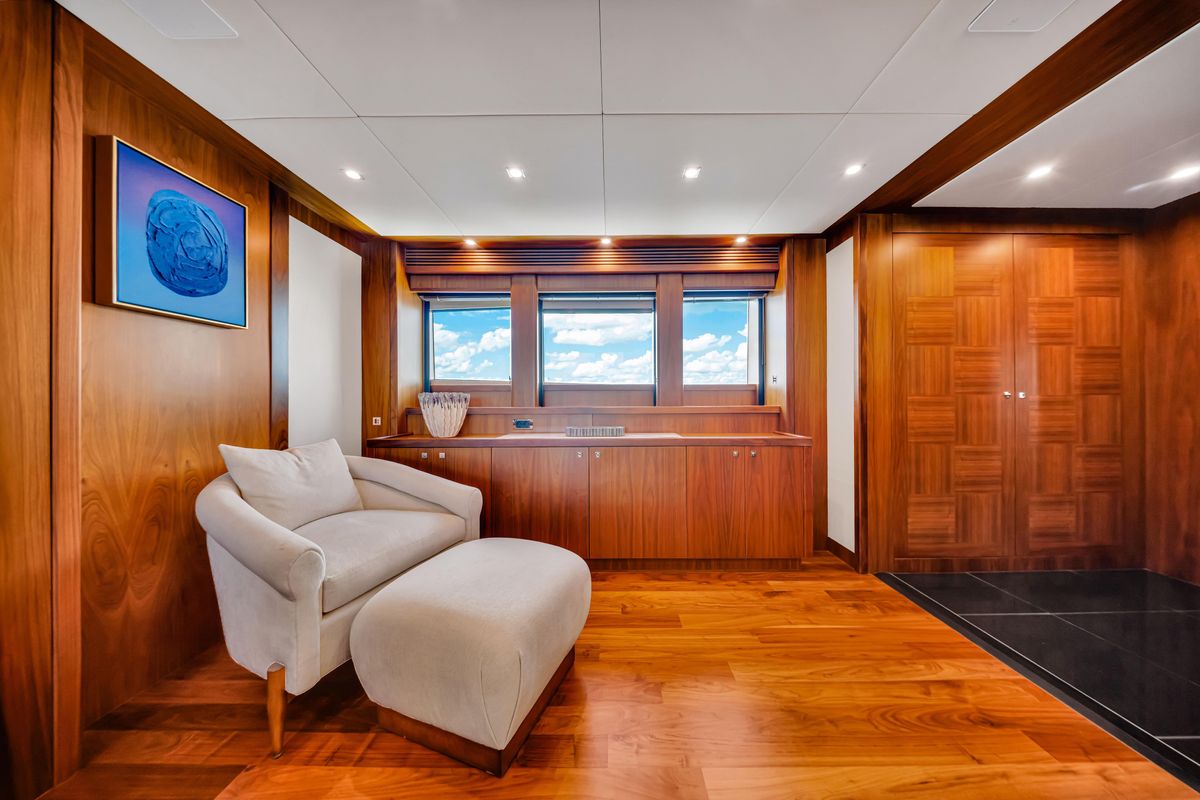 2009 Sunseeker 121 
