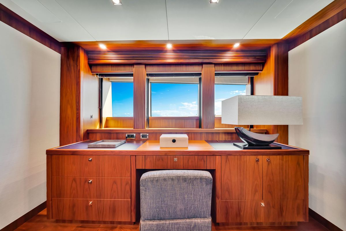 2009 Sunseeker 121 