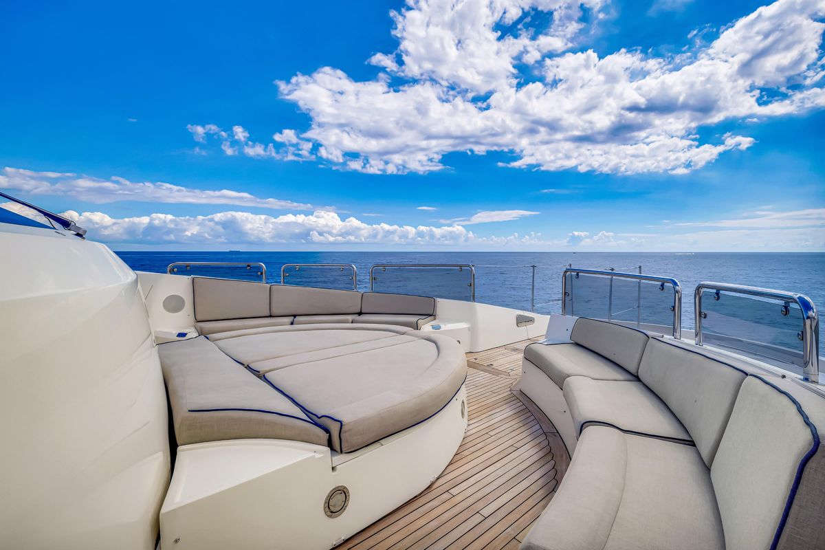 2009 Sunseeker 121 