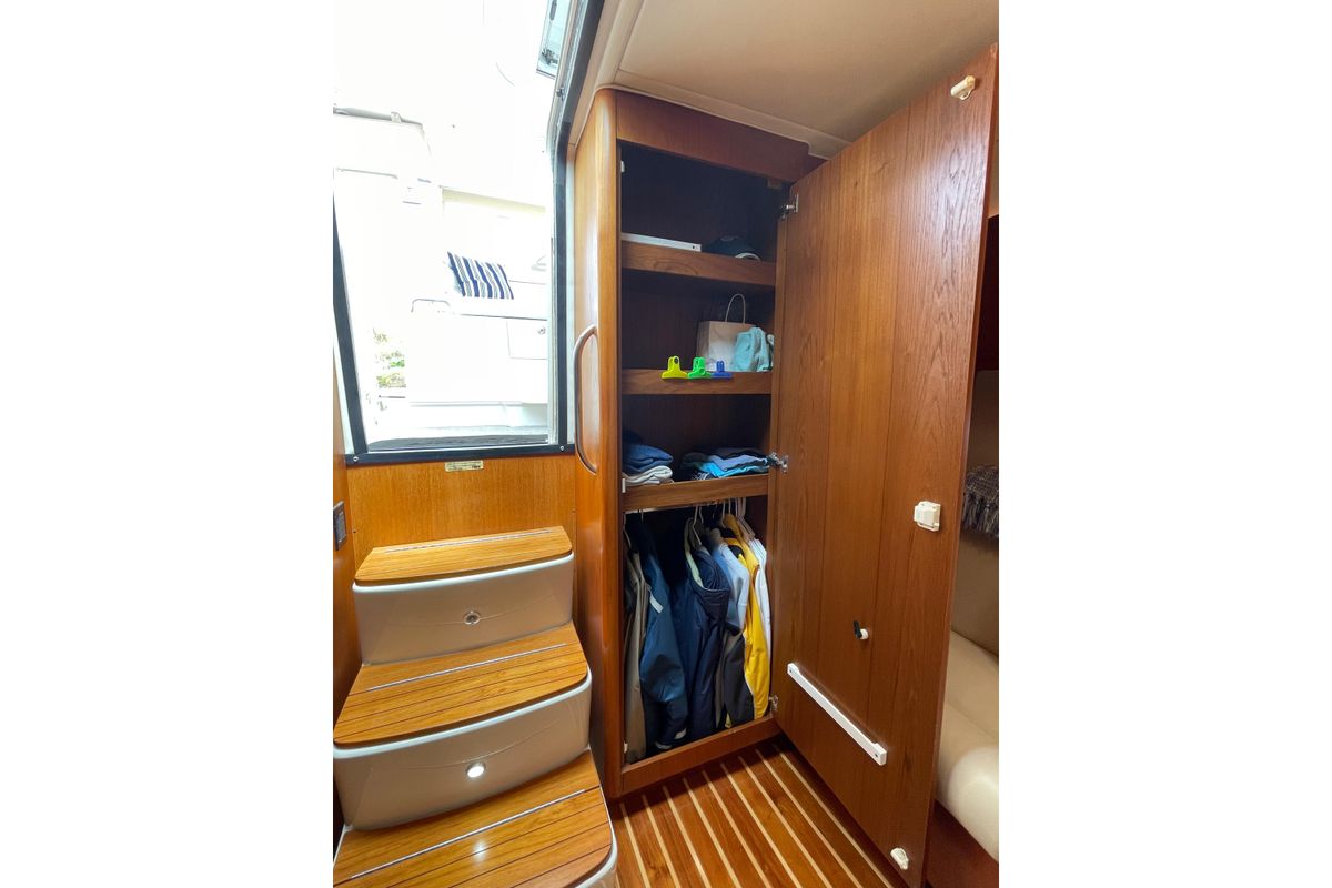 2009 Tiara Yachts 42 