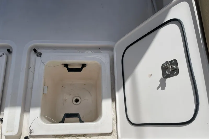 Sasea Yacht Photos Pics Open storage compartment on 2009 Tiara Yachts 4200 Open boat deck.