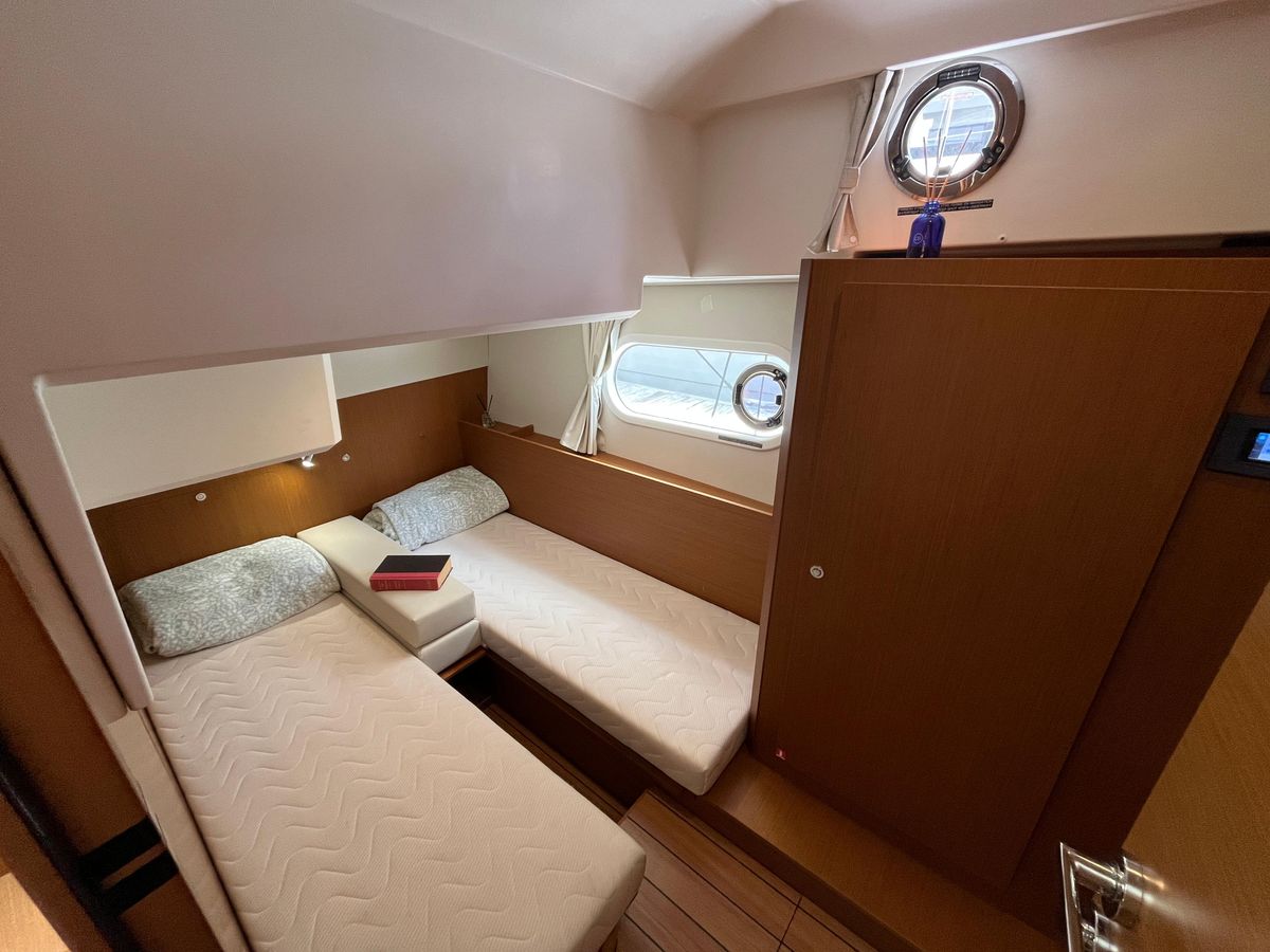 2023 Beneteau 44 