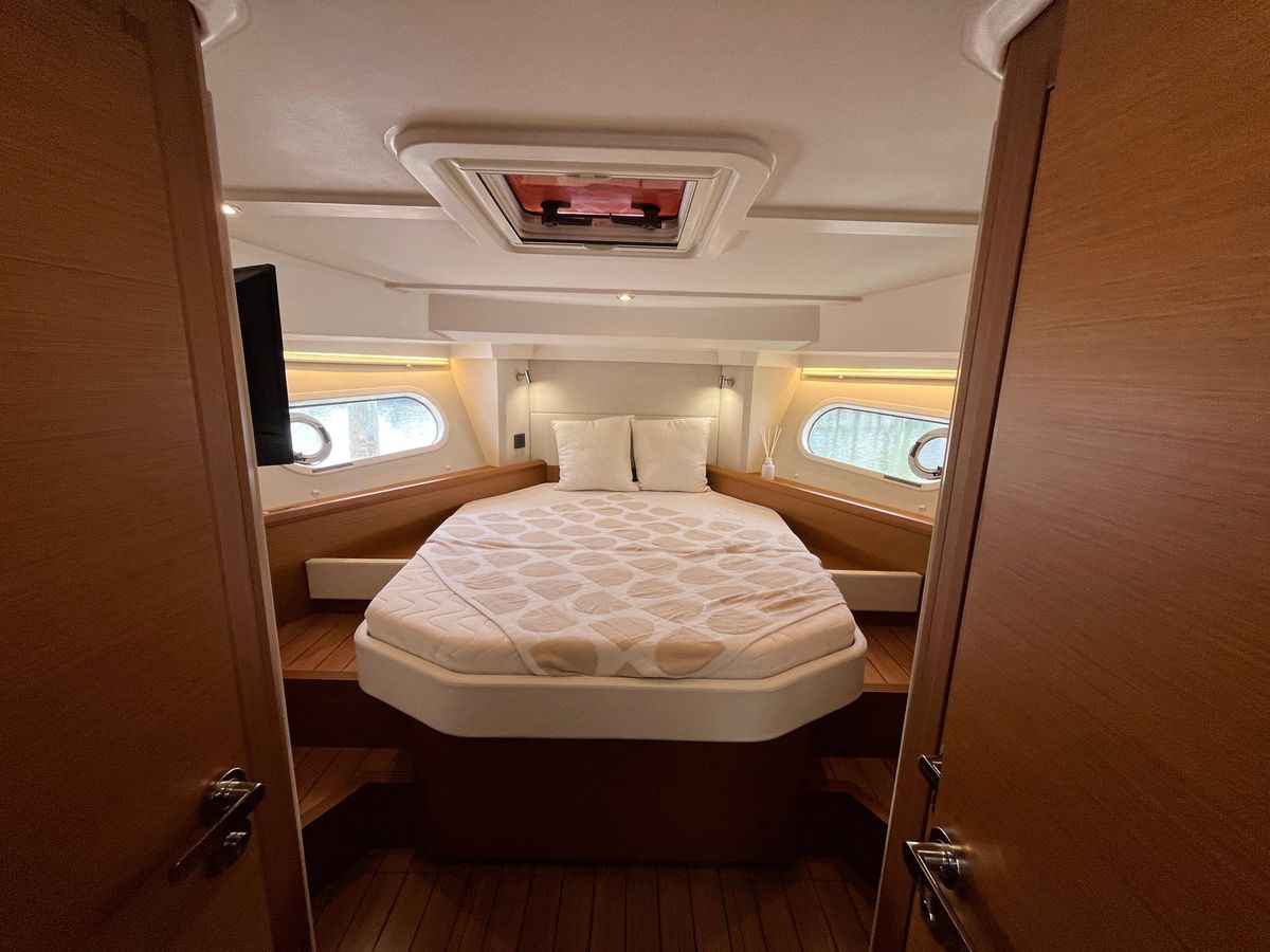 2023 Beneteau 44 