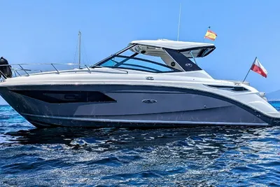 2021 Sea Ray 320 Sundancer