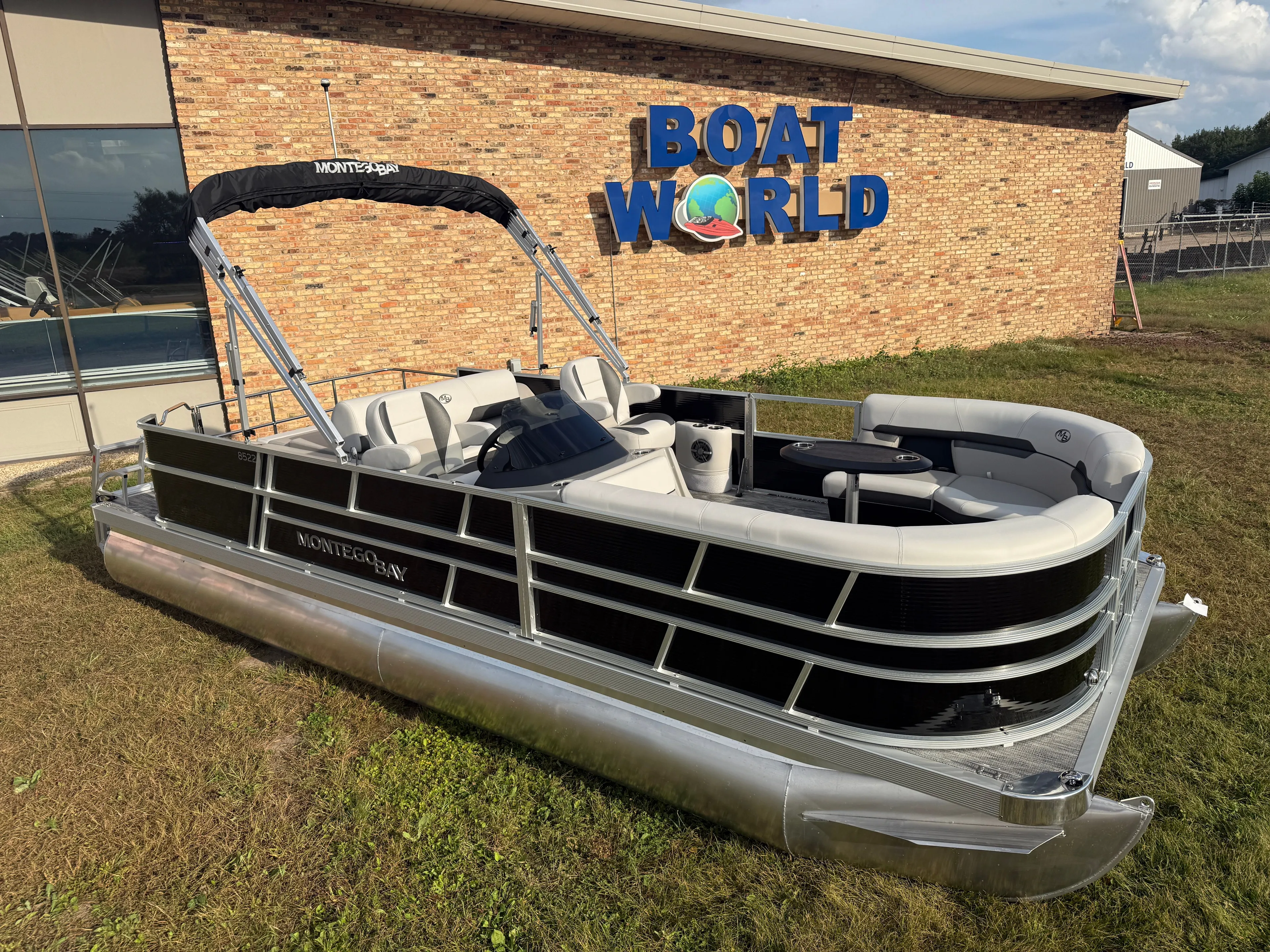 Montego Bay 8522 Swingback Deluxe Pontoon & Honda 4-Stroke EFI