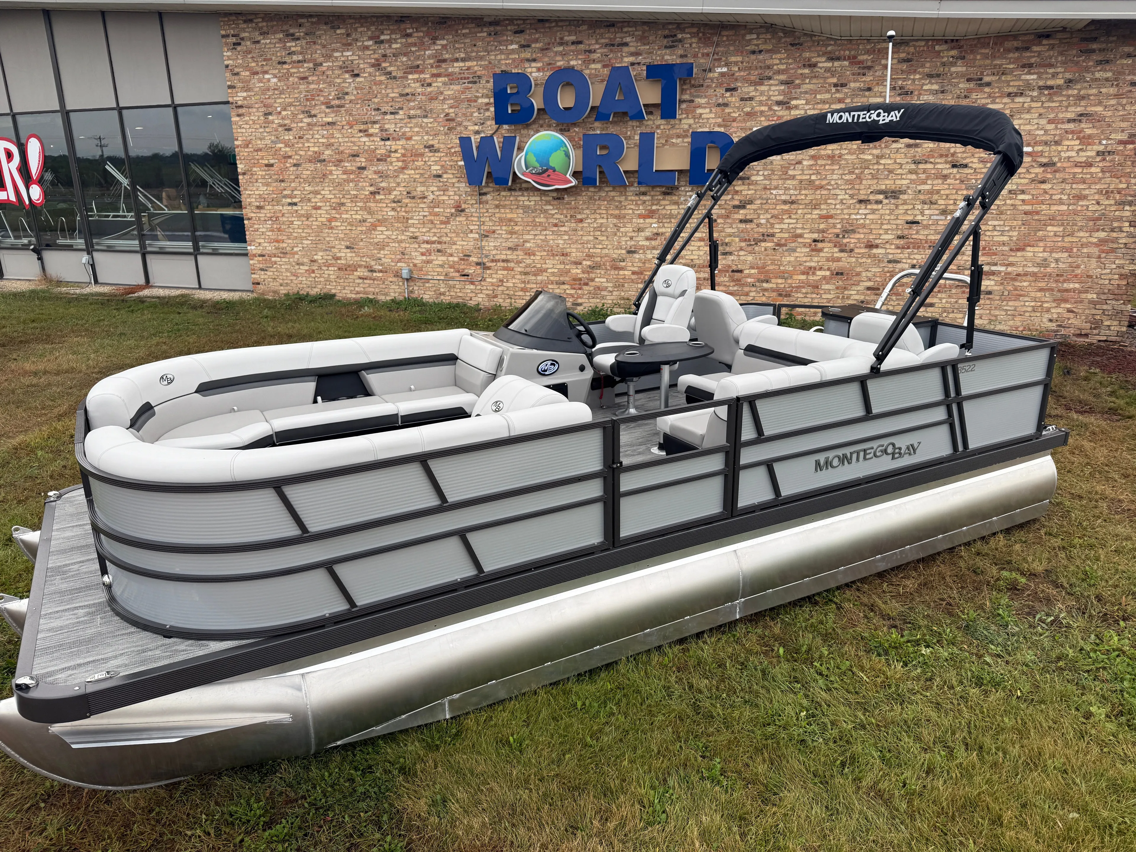 Montego Bay 8522 Fish & Cruise Tritoon & Honda 4-Stroke EFI
