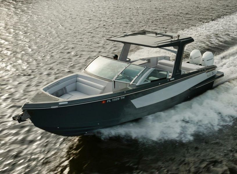 2022 Aviara AV32 Outboard