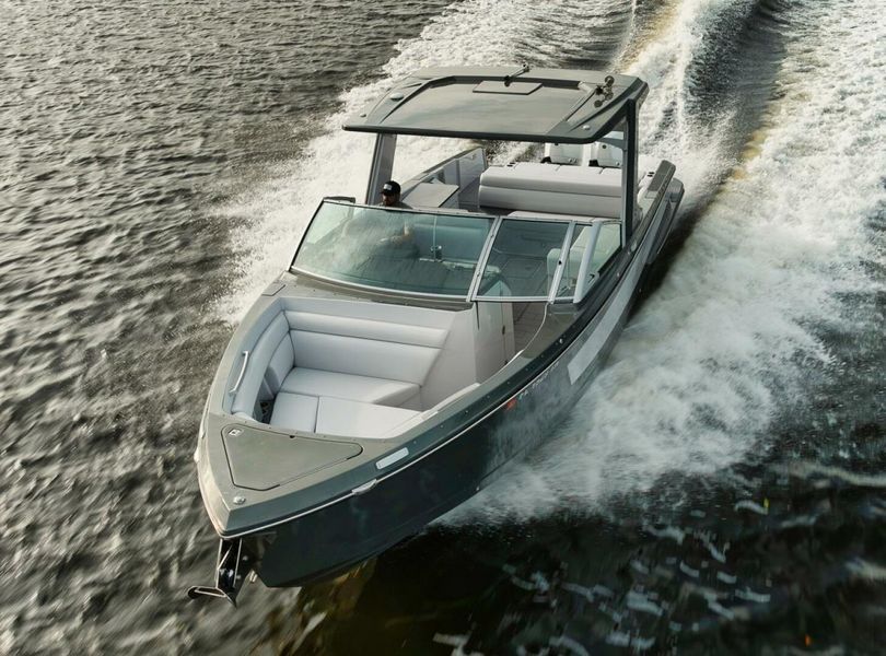 2022 Aviara AV32 Outboard