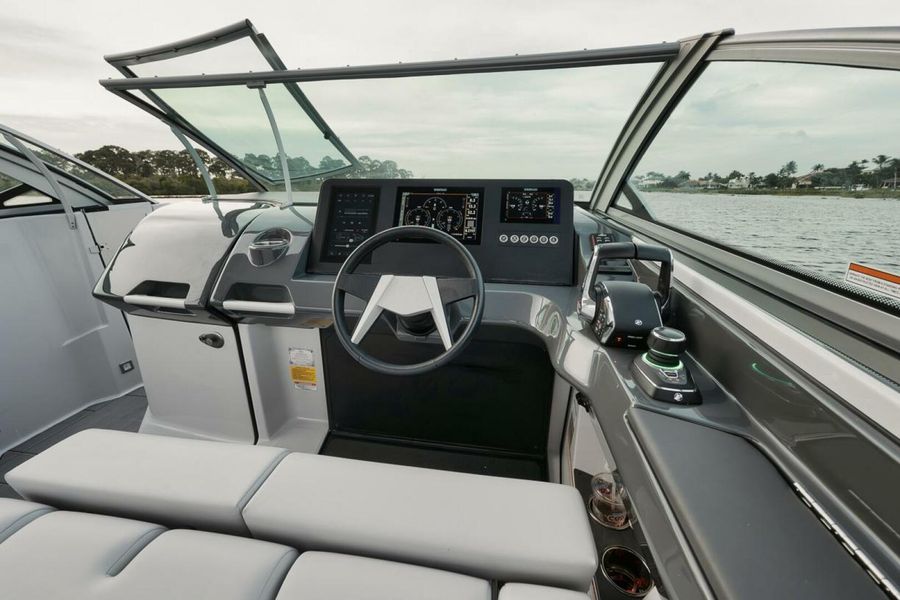 2022 Aviara AV32 Outboard