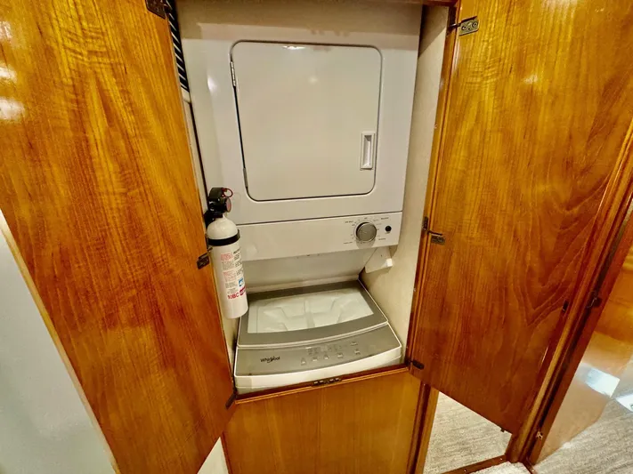 Floridita Yacht Photos Pics 1997 Post 50 Convertible- FLORIDITA- Washer & Dryer