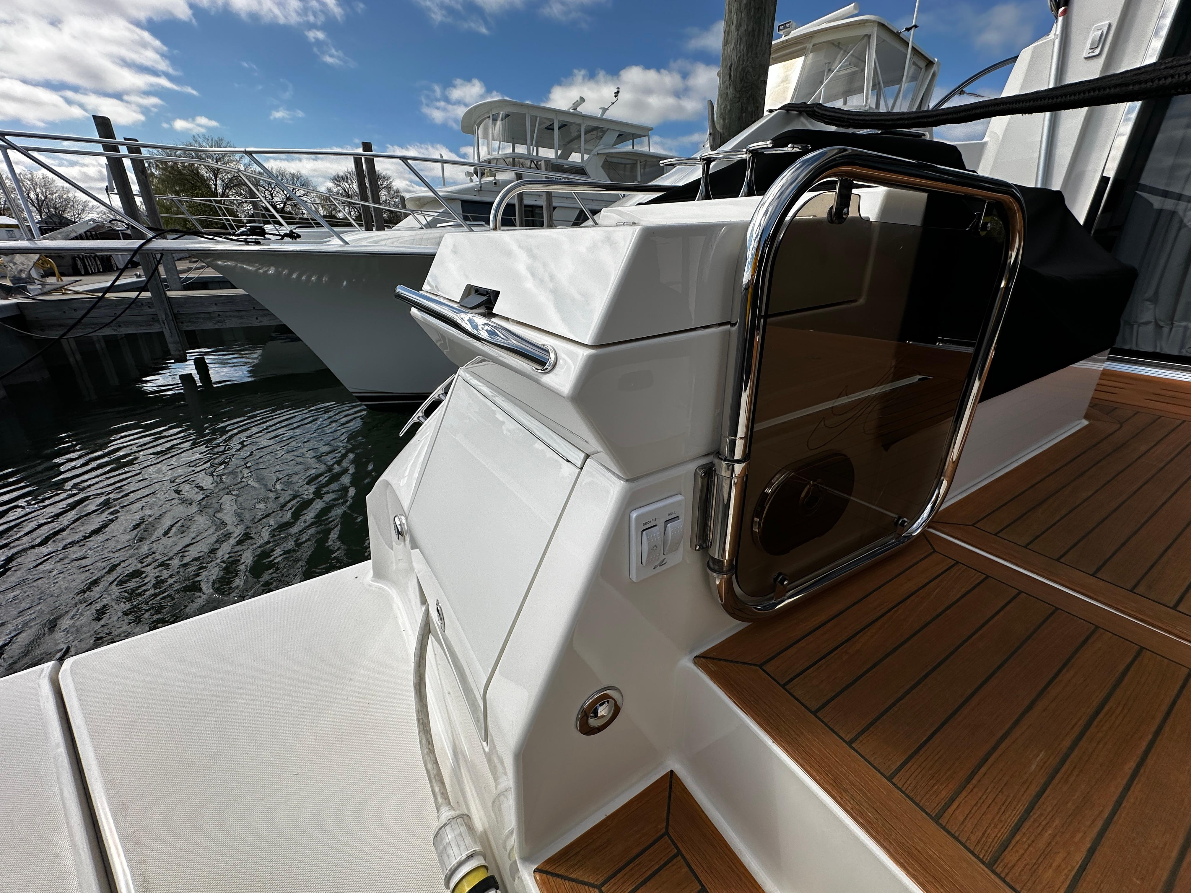 2019 Sea Ray Sundancer 520 Flybridge for sale - YachtWorld