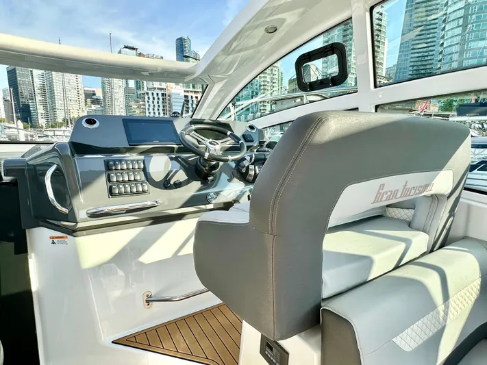 Wine Knot Yacht Photos Pics 