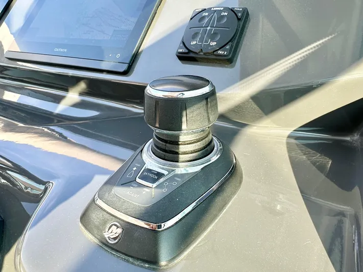 Wine Knot Yacht Photos Pics 