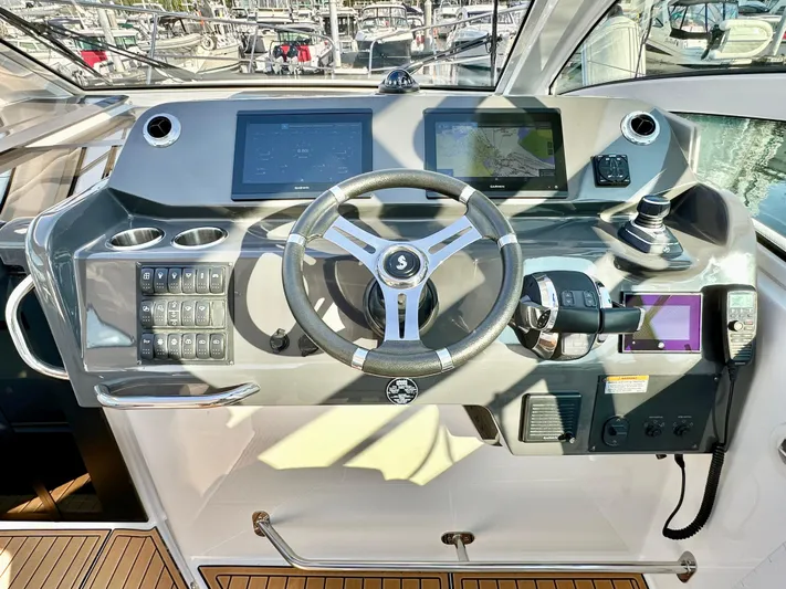 Wine Knot Yacht Photos Pics 