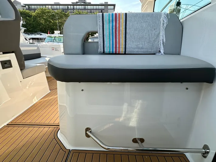 Wine Knot Yacht Photos Pics 