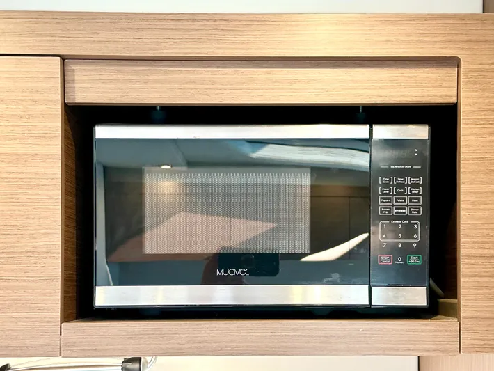 Wine Knot Yacht Photos Pics 