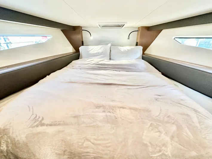 Wine Knot Yacht Photos Pics 