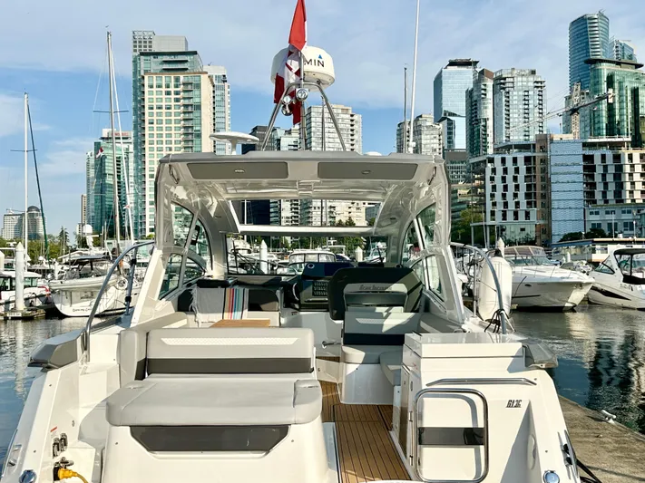 Wine Knot Yacht Photos Pics 